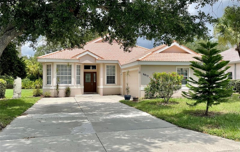 6813 Winslow St, Sarasota, FL 34243