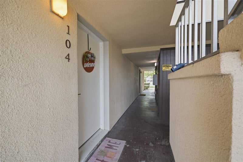 5242 Opal Ln #104, New Port Richey, FL 34652