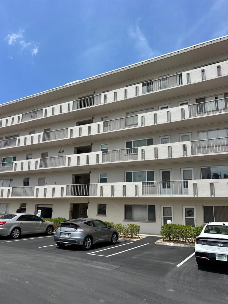 4210 Ironwood Cir #404J, Bradenton, FL 34209
