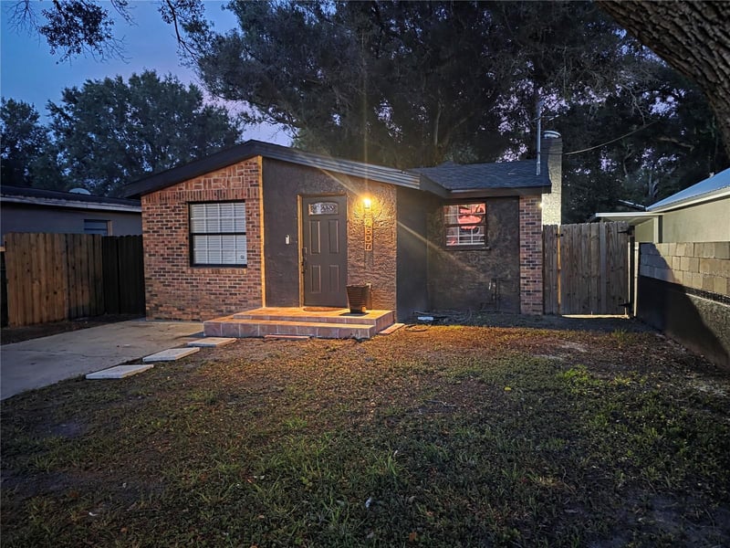 4607 35th St, Tampa, FL 33610