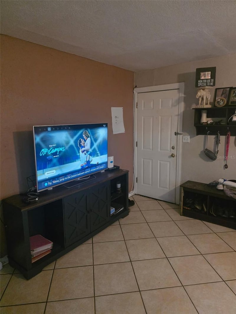 8311 18th St, Tampa, FL 33604