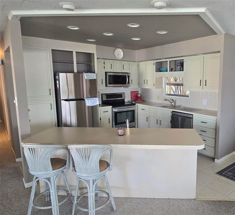 271 Colonial Blvd #11, Palm Harbor, FL 34684