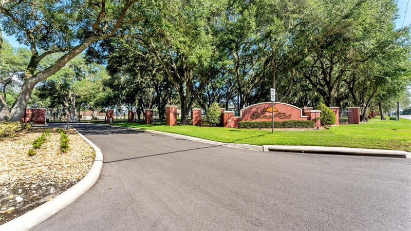 6923 Orianna Oaks Dr, Plant City, FL 33567