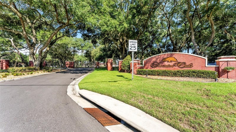 6923 Orianna Oaks Dr, Plant City, FL 33567