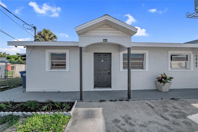 1909 Green St, Tampa, FL 33607