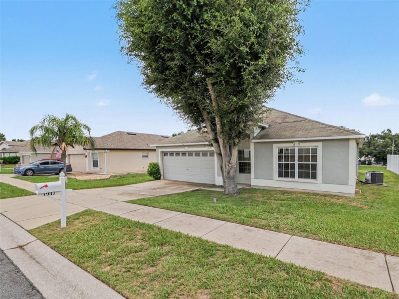 7947 Merchantville Cir, Zephyrhills, FL 33540