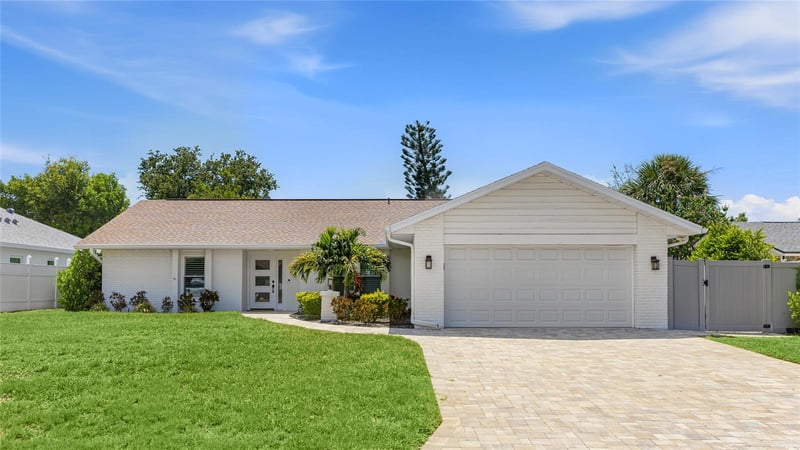 206 73rd St, Bradenton, FL 34209