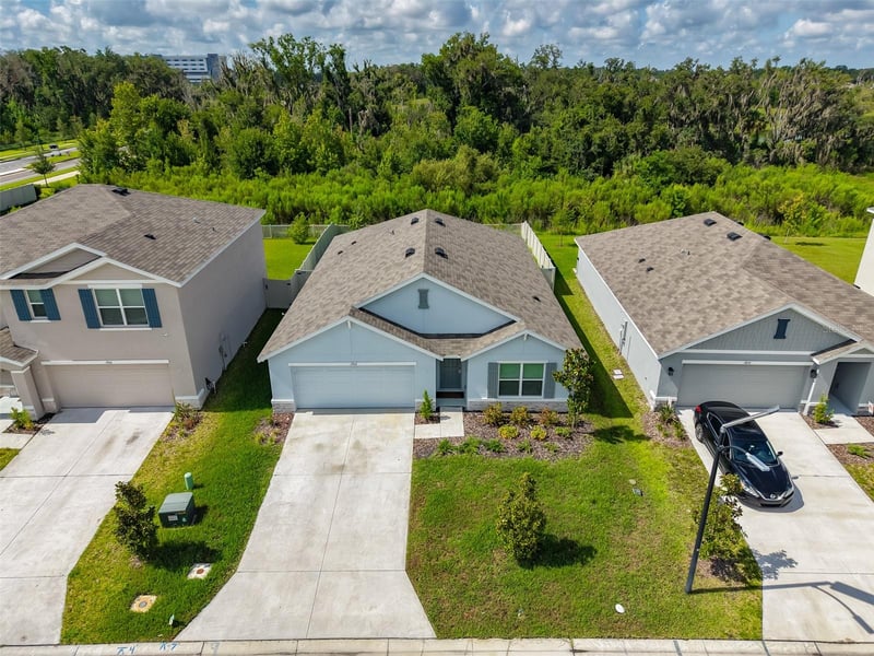 1902 Tahitian Sunrise Dr, Plant City, FL 33565