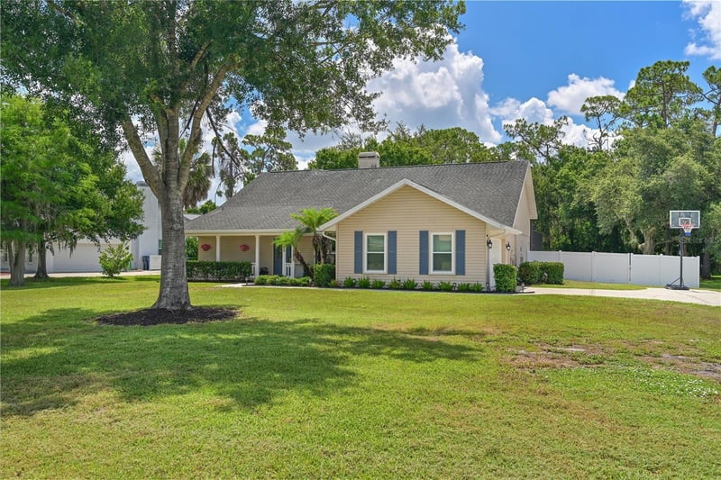 305 Mill Rn, Bradenton, FL 34212
