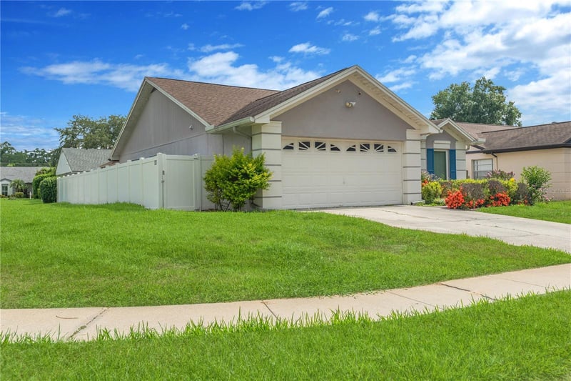 5055 Cypress Trace Dr, Tampa, FL 33624