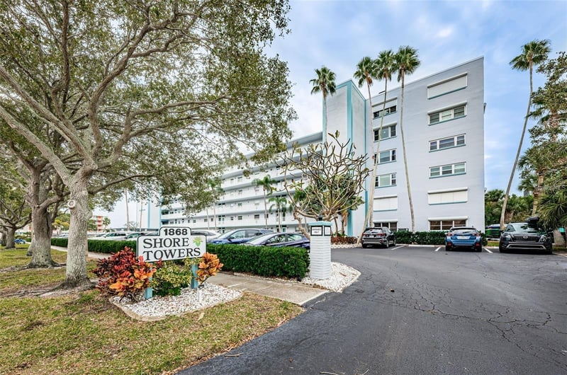 1868 Shore Dr #102, South Pasadena, FL 33707