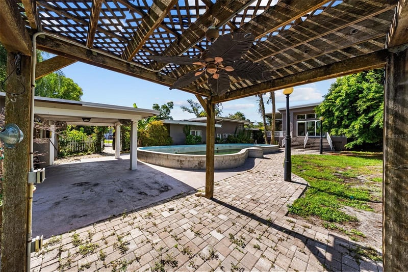 211 Shore Crest Dr, Tampa, FL 33609