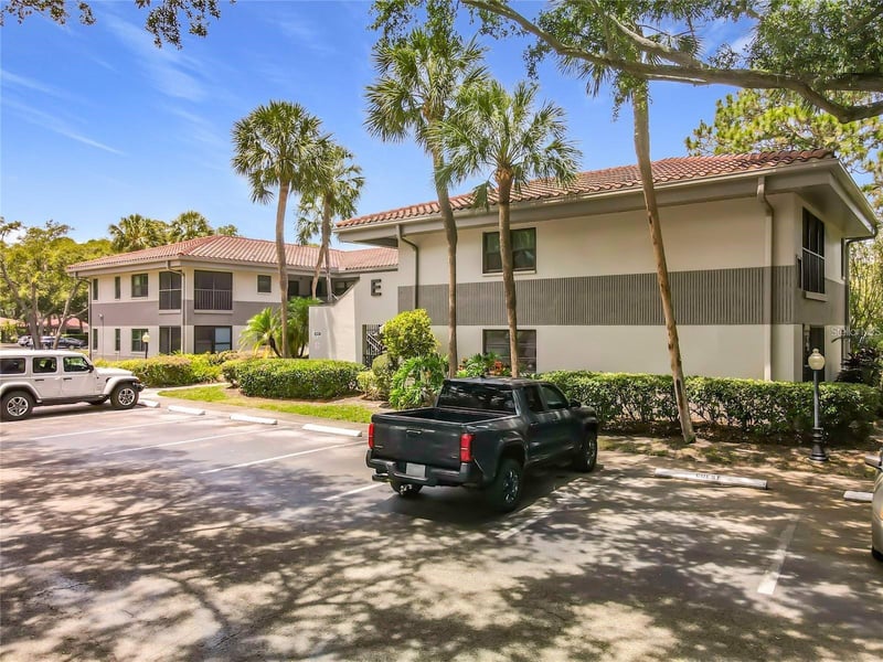 2650 Countryside Blvd #B105, Clearwater, FL 33761