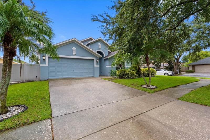 3306 Pin Oak Ln, Tampa, FL 33618