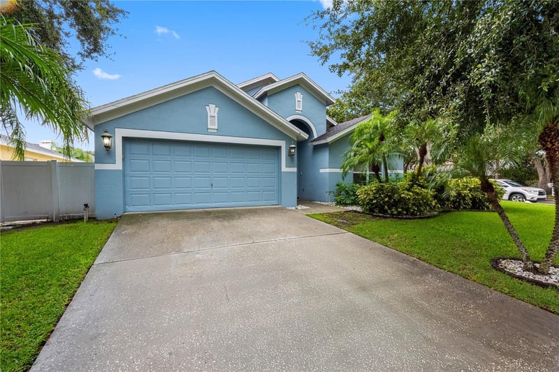 3306 Pin Oak Ln, Tampa, FL 33618