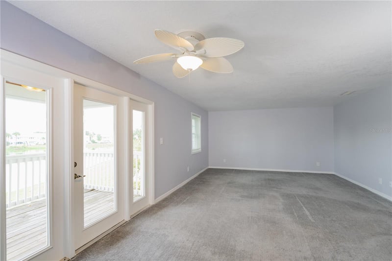 123 Seahorse Dr #D, St Petersburg, FL 33705