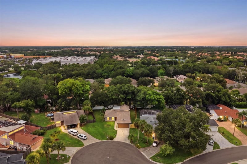 8232 Country Oaks Ct, Sarasota, FL 34243
