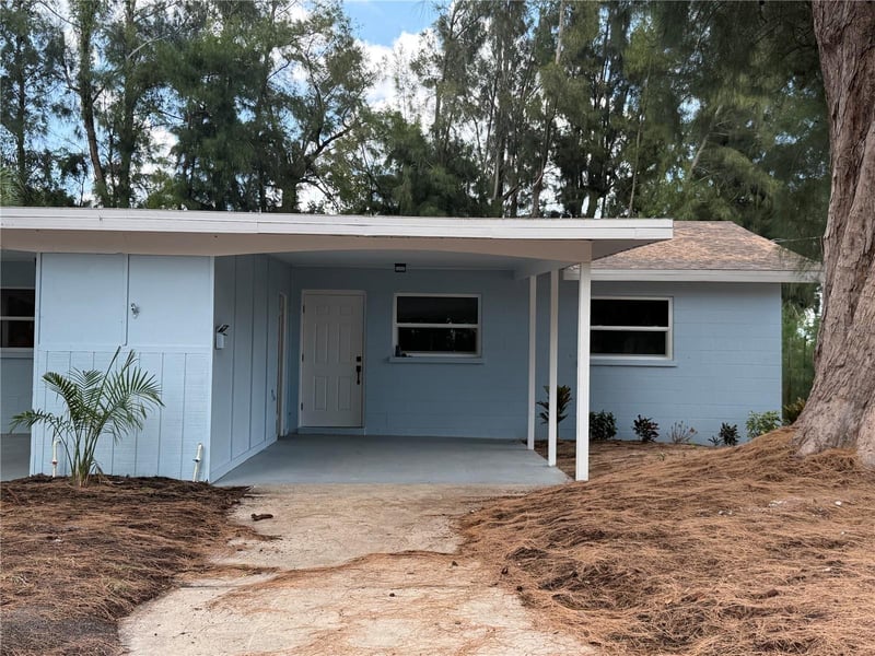 5601 16th St, Bradenton, FL 34207