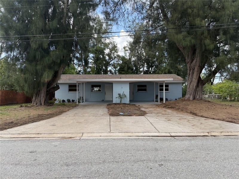 5601 16th St, Bradenton, FL 34207