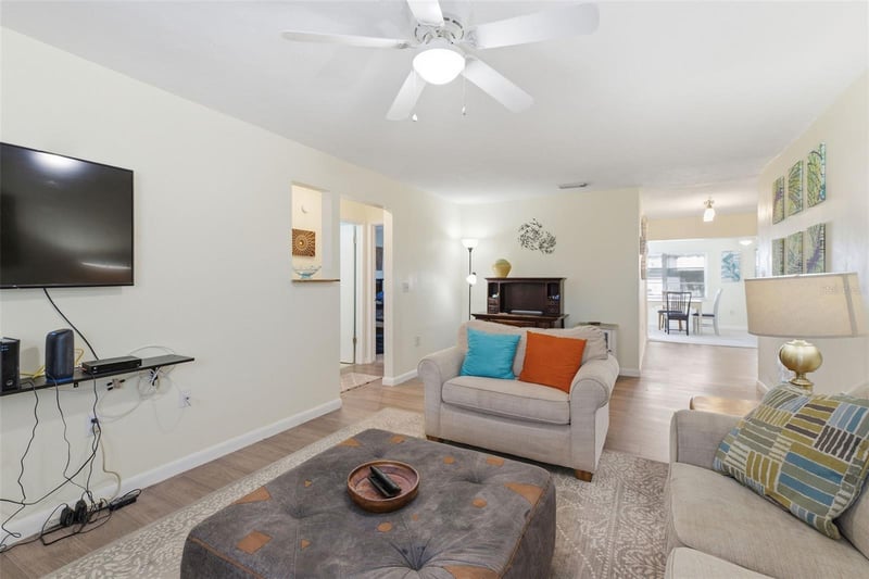 10013 Dahlia St N, Pinellas Park, FL 33782