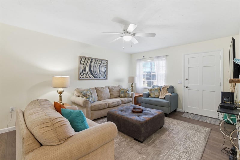 10013 Dahlia St N, Pinellas Park, FL 33782