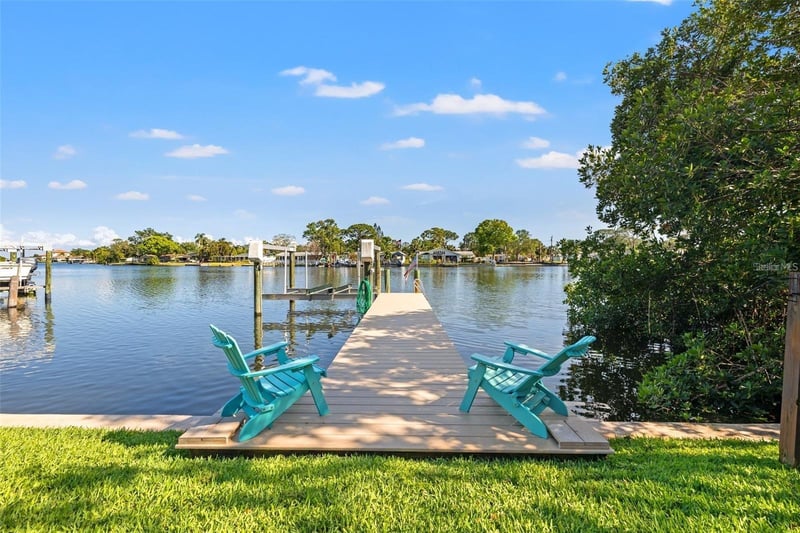 292 Sunlit Cove Dr, St Petersburg, FL 33702