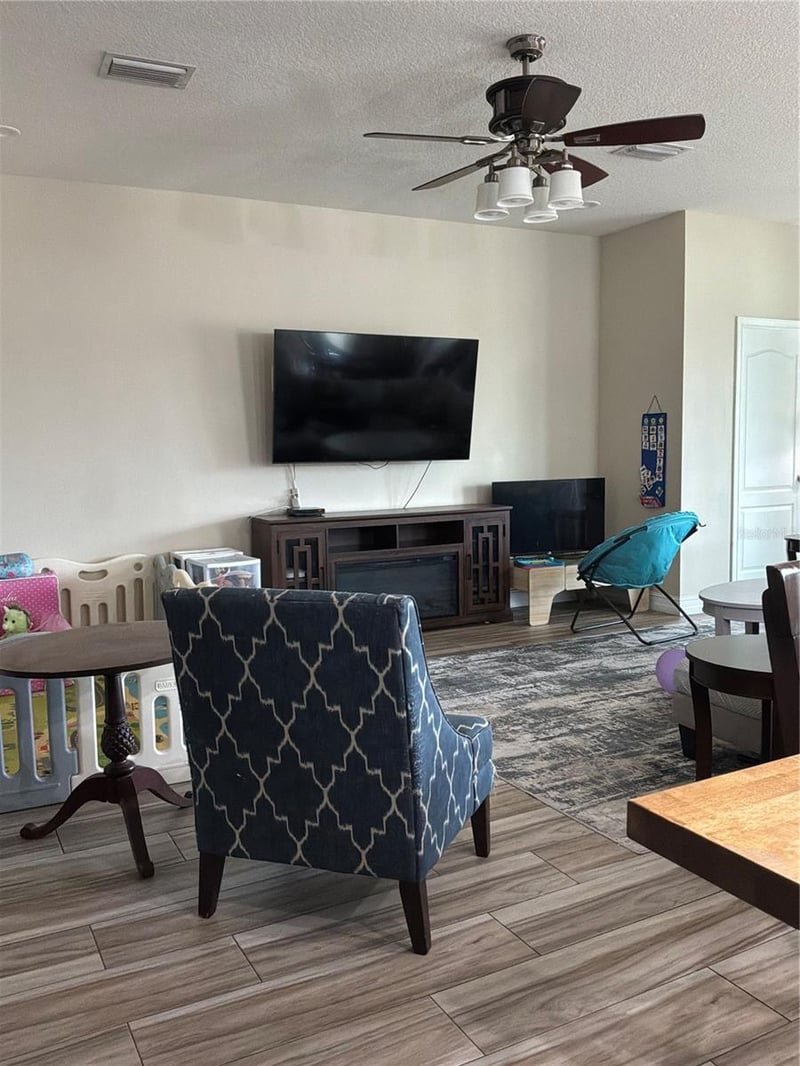 308 Corbett Bluff Dr, Ruskin, FL 33570