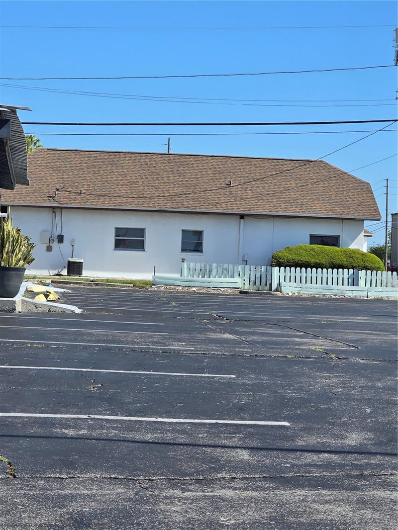 11002 Seminole Blvd, Largo, FL 33778