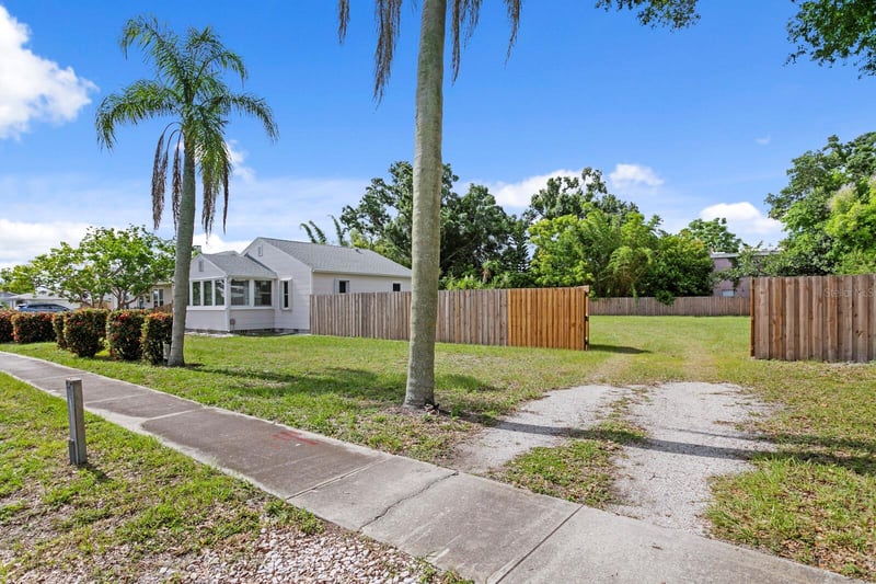 13th Ave N, St Petersburg, FL 33713