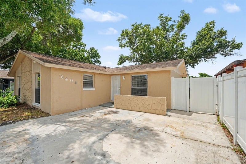 6404 Freedom Ct, Tampa, FL 33634