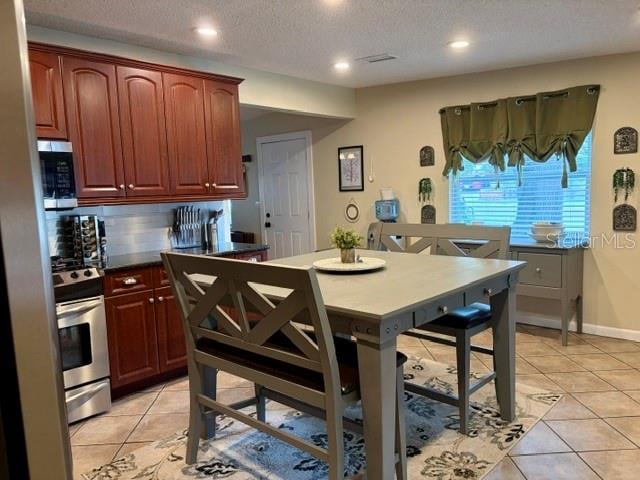 915 Harbor Hill Dr, Safety Harbor, FL 34695