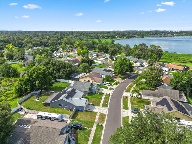 2009 Helm Ln, Valrico, FL 33594