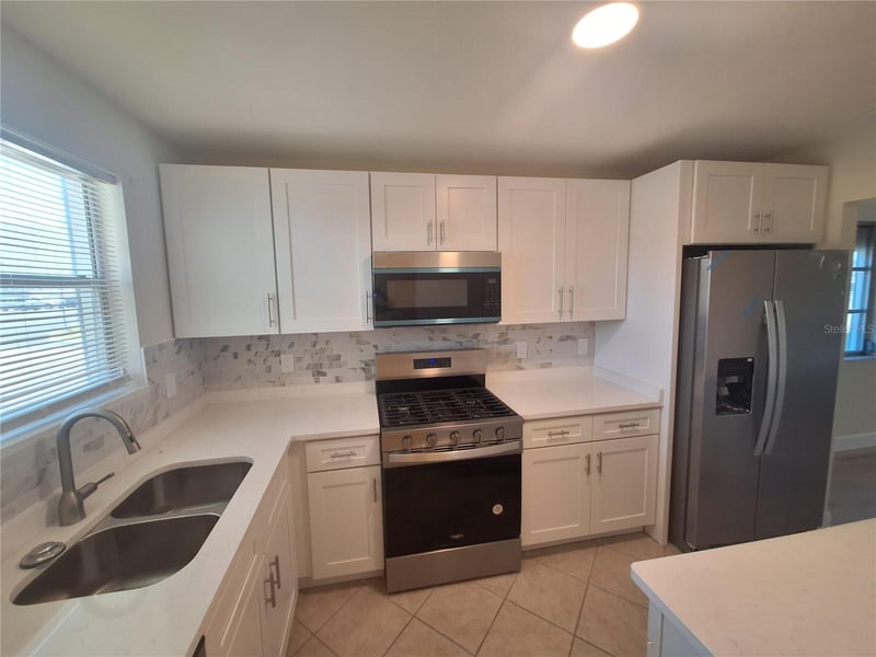 3128 59th St #115, Gulfport, FL 33707