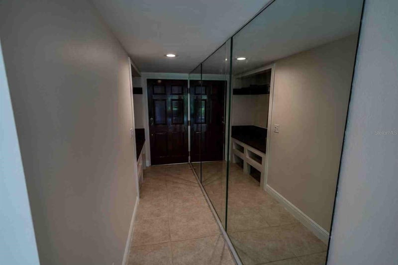 225 Country Club Dr #D142, Largo, FL 33771