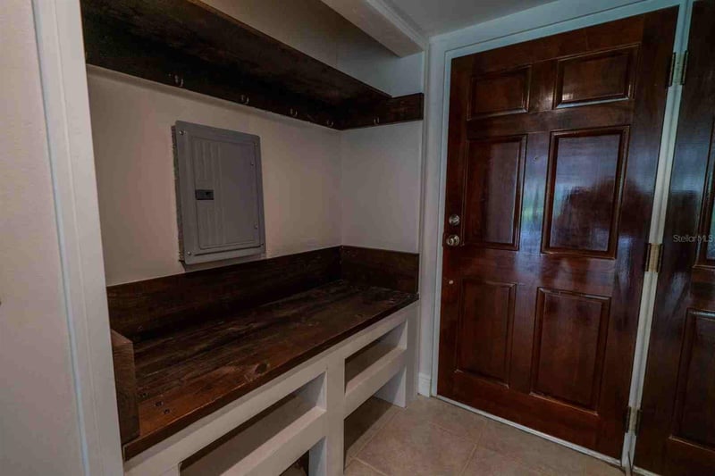 225 Country Club Dr #D142, Largo, FL 33771