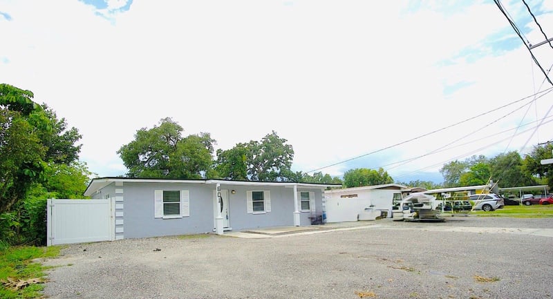 601 Lime Tree Rd, Tampa, FL 33619
