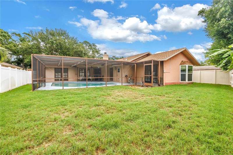 9212 Rustic Pines Blvd, Seminole, FL 33776
