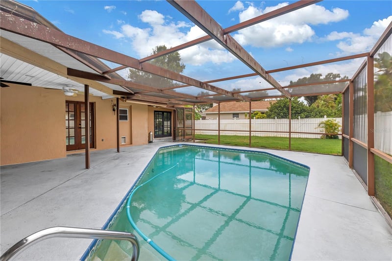 9212 Rustic Pines Blvd, Seminole, FL 33776