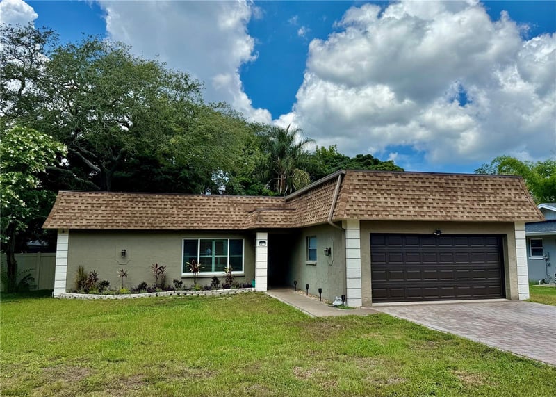 1011 Winding Oaks Dr, Palm Harbor, FL 34683