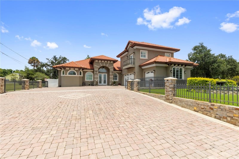 2101 Bearss Ave, Tampa, FL 33618