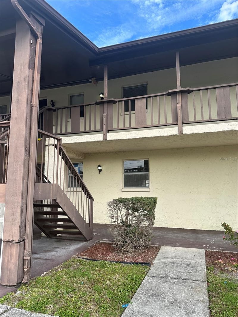 8440 Old Post Rd #202, Port Richey, FL 34668