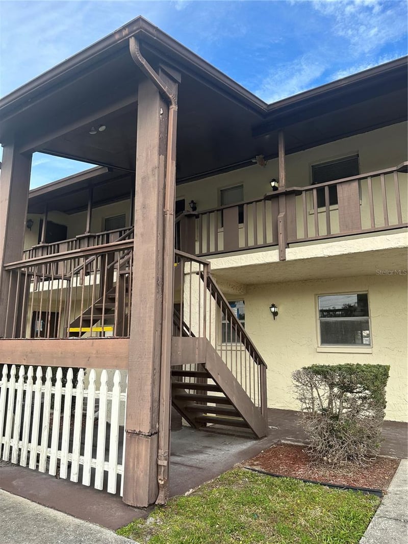 8440 Old Post Rd #202, Port Richey, FL 34668