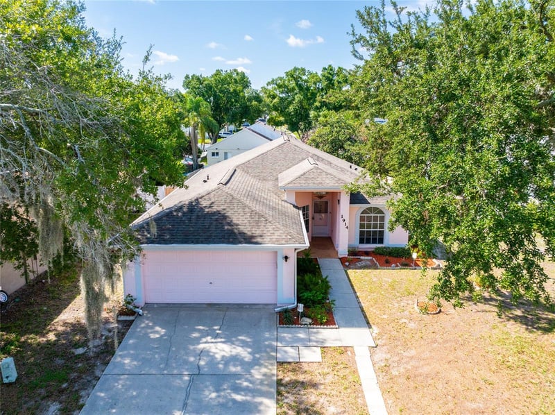 1914 Woodcut Dr, Lutz, FL 33559