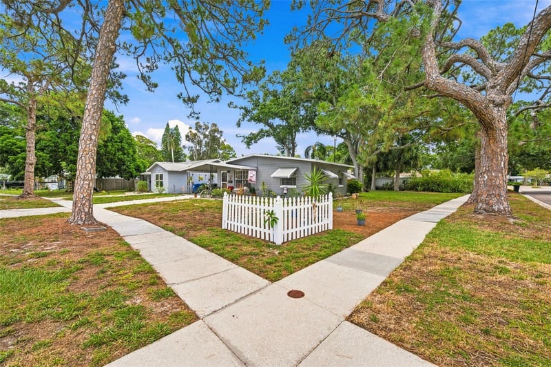 538 82nd Ave, St Petersburg, FL 33702