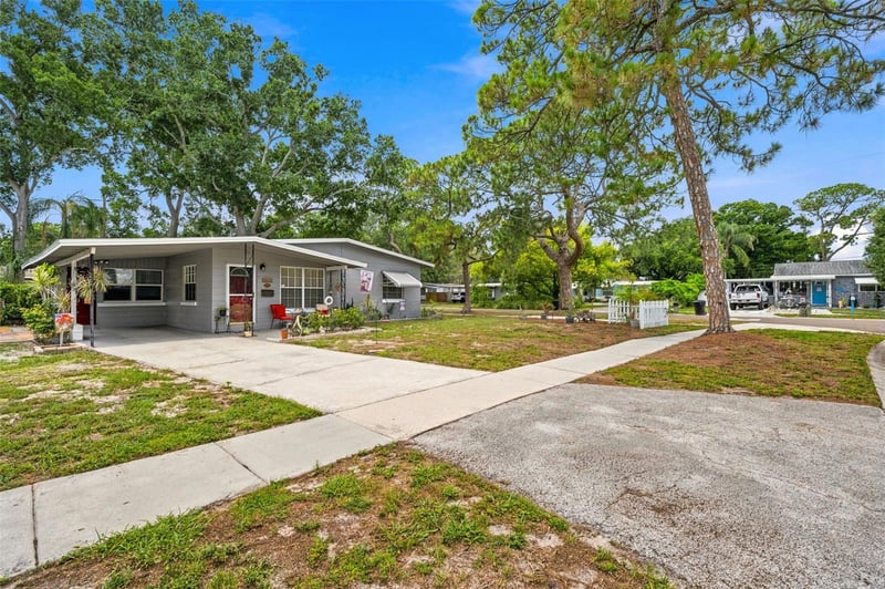 538 82nd Ave, St Petersburg, FL 33702