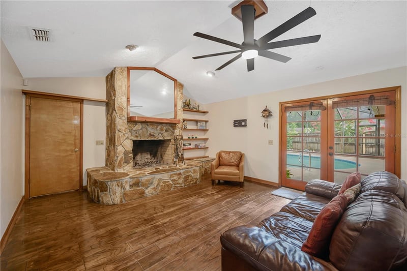 2109 Wheeler Oaks Dr, Brandon, FL 33510