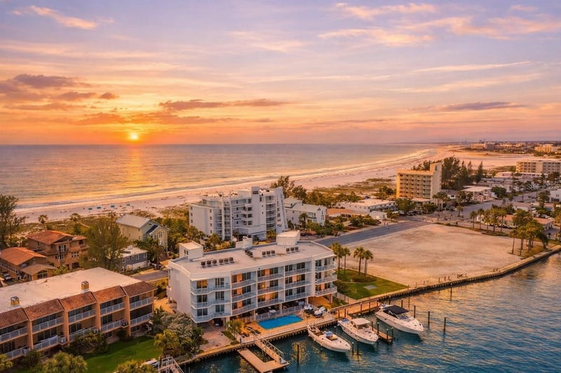 10091 Gulf Blvd #203E, St Petersburg, FL 33706