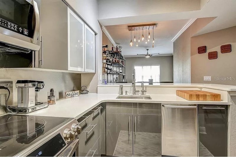 100 4th Ave #205, St Petersburg, FL 33701