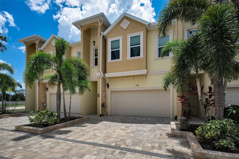 726 Grand Cypress Ln, Tarpon Springs, FL 34689