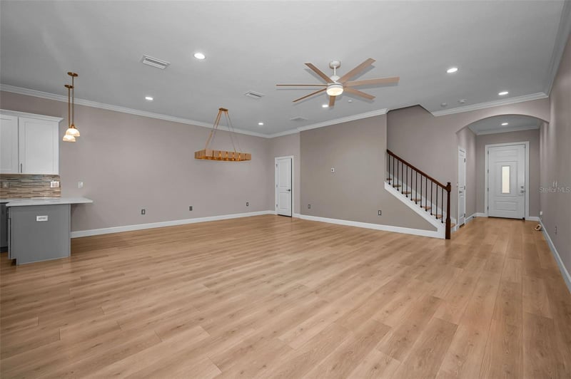 726 Grand Cypress Ln, Tarpon Springs, FL 34689